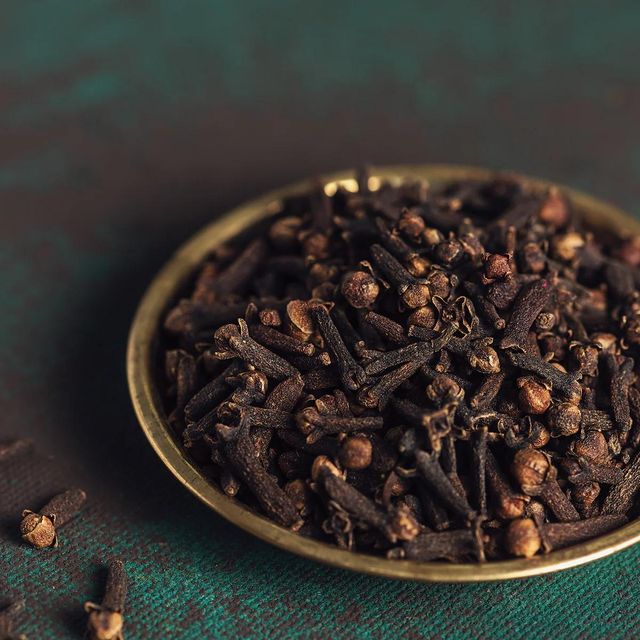 Natural Botanical Spice Collection Featuring Organic Dried Cloves With Aroma Rich Flavor And Packaging - Image 4