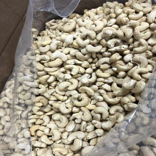 Best Quality Dried Roasted Cashew Nuts Organic Cultivation Full Export Grade a 85% 50-60kg/bag 24 Months - Image 4