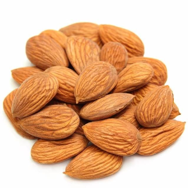 Raw Almonds Top-Grade Quality - Image 1