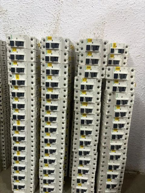 Rccb, 40 A Voltage 220V Frequency 50Hz Phase 220-415v Brand Schneider Alarm Contact No Rated Current 40 A Amp Range 32-40-63 - Image 6