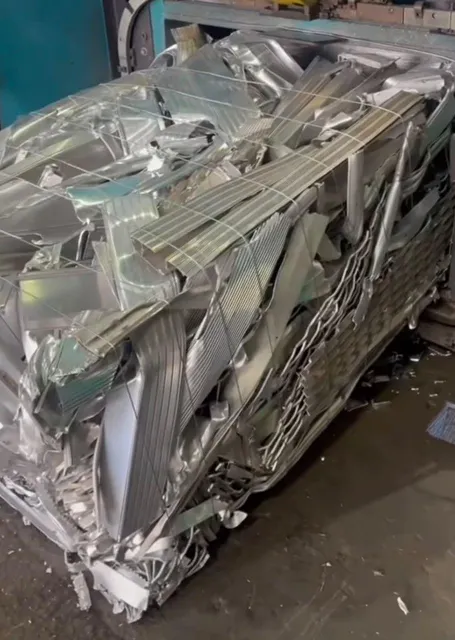 6063 Aluminium Extrusion Scrap, 99% Type scrap Grade 6063 Packaging 100 Place of Origin uk Material 6063 Aluminium Form Other, Pipes, Profiles, Rods, Sheets, Wire - Image 3