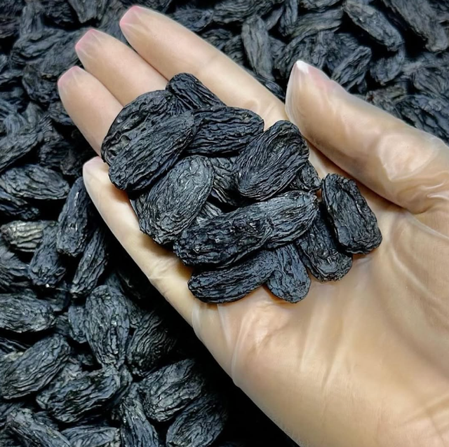 Sweet Flavor Dried Grapes Premium Quality Raisins Carefully Selected Packed in 10kg Cartons On Sale - Image 1