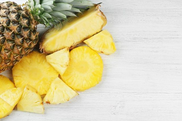 Low price Fresh Pineapples available in bulk for hotels restaurants and foodservice - Image 4
