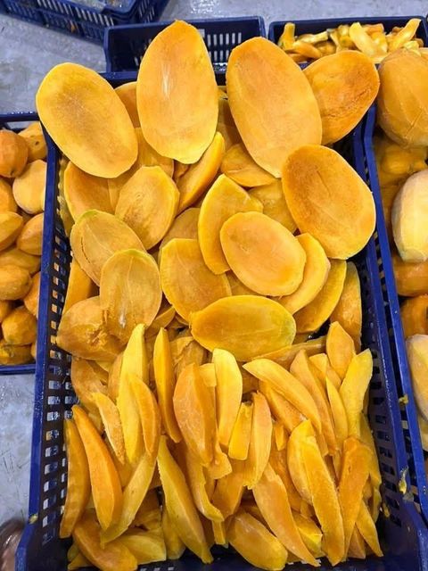 frozen fruits Features No Preservatives Fruit Type Mango, Strawberry Traceability From Farm To Shipment Freezing Process Controlled Freezing - Image 4