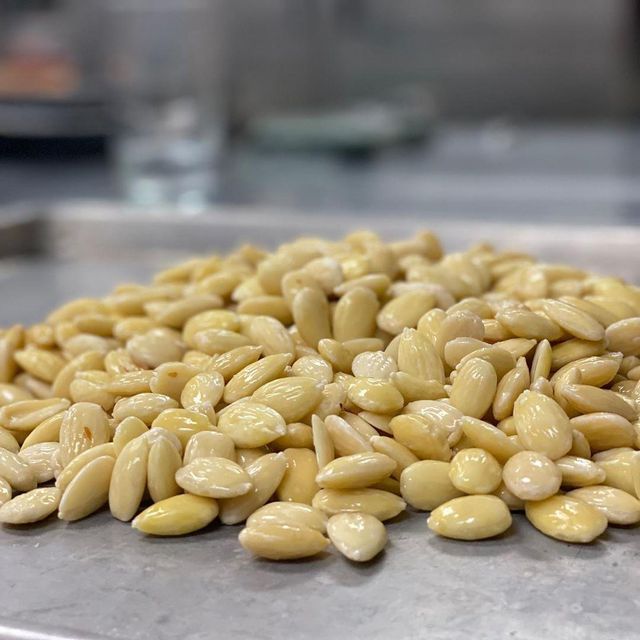 Premium Quality Raw Pine Nuts for Sale Bulk Natural Healthy Snack Wholesale - Image 3