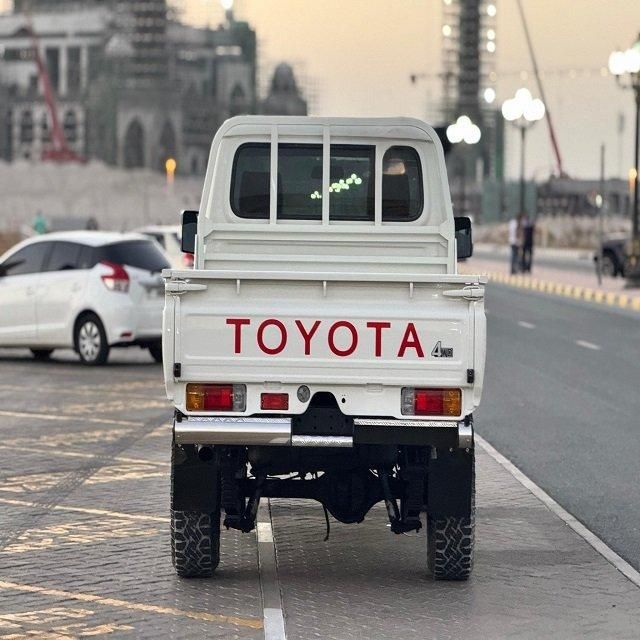 Cheapest Car Second Hand Used Cars Used for Toyata Land Cruiser Pickup Truck Right / Left Hand Drive for Sale Second Hand Cars - Image 2