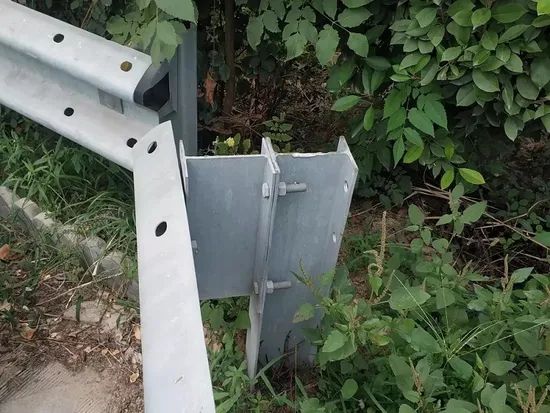 Crash Barrier Steel I Shape Post Material Steel Installation Easy HS Code 7308900000 Position Road Side Origin Wuhan - Image 3