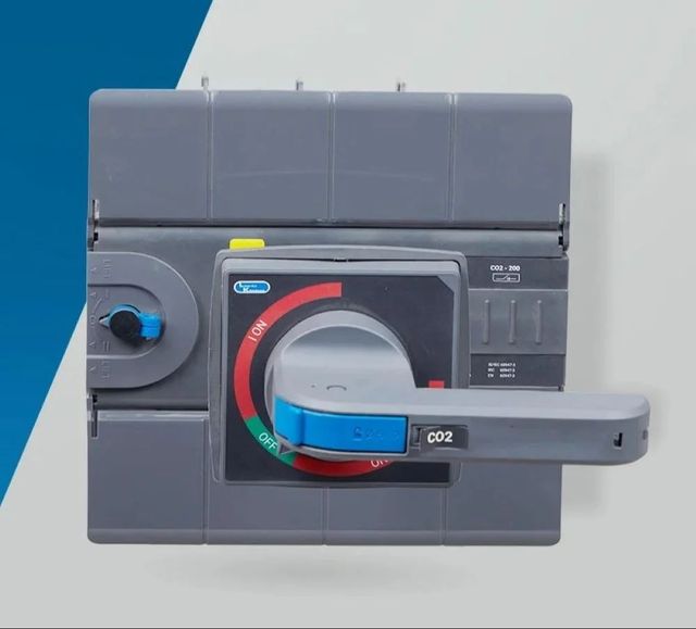 32A Dual Power Transfer Switch Color Grey Material Plastic Current Rating 32A Model Name/Number FN Brand Lauritz - Image 1