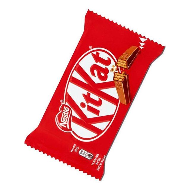 KitKat chocolate with crispy wafers and smooth milk chocolate coating - Image 2
