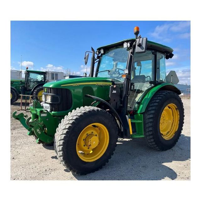 John Deere 7230R farm tractor for commercial agriculture high performance machine with strong engine advanced hydraulics and durable build for intensive farming tasks - Image 4