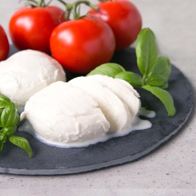 Fresh Mozzarella Cheese Rich And Creamy Taste Ideal For Baking And Cooking Top Quality Mozzarella Cheese - Image 3