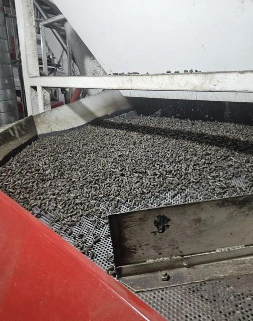 Sunflower meal Place of Origin Russia Quality crude protein 33.0 - - Image 3