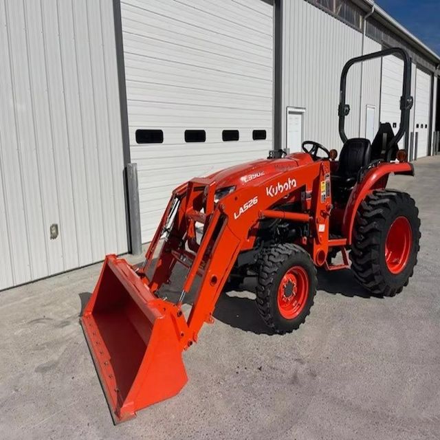 Kubota L2502HST Diesel Utility Tractor for Heavy Duty Tasks - Image 5