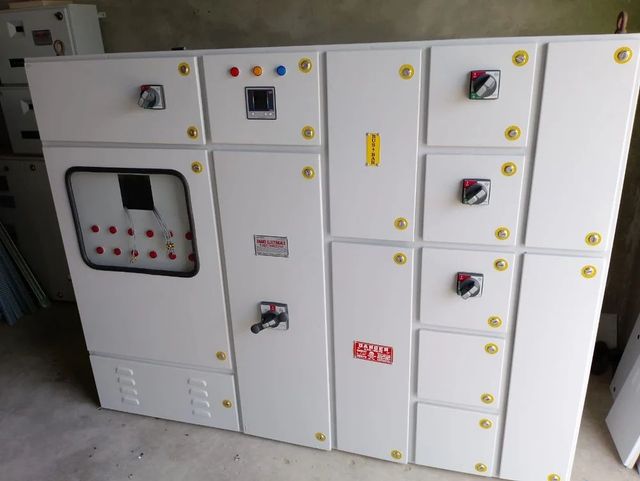 Power Factor Distribution System Power 2 kW Material MS IP Rating IP 65 Phase Three Phase Rated Voltage 415 V Dimension 5x4 Feet - Image 1