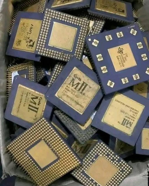 CPU Ceramic Processor Scrap with Gold Pins (486 & 386 CPU Scrap) Whatsapp +255787979235 - Image 3
