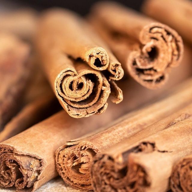 Selected Farm Dried Cinnamon Sticks Cinnamon Bulk Spice Distribution For Food Manufacturers Retail Packers And Import Buyers - Image 3