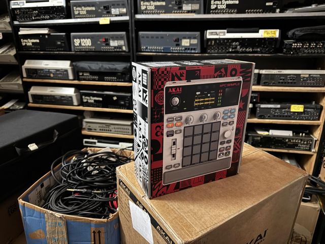 Akai Professional MPC Sample Portable Groove box in box BRAND NEW - Image 1