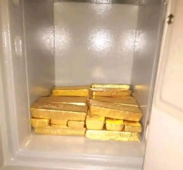 AU) GOLD NUGGETS & GOLD BARS Gender Men Carats 23k Purity 97.5% Origin Drc Congo Location Nairobi Delivery Terms Cif Commission - Image 4