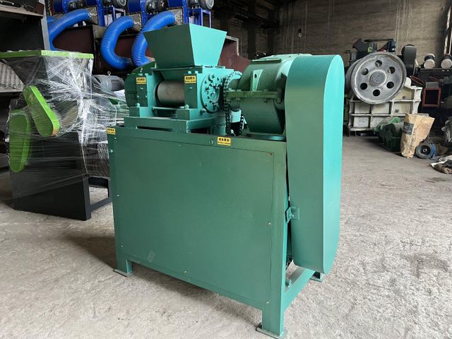Organic Fertilizer Compound Fertilizer Granules Making Double Roller Granulator - Image 3