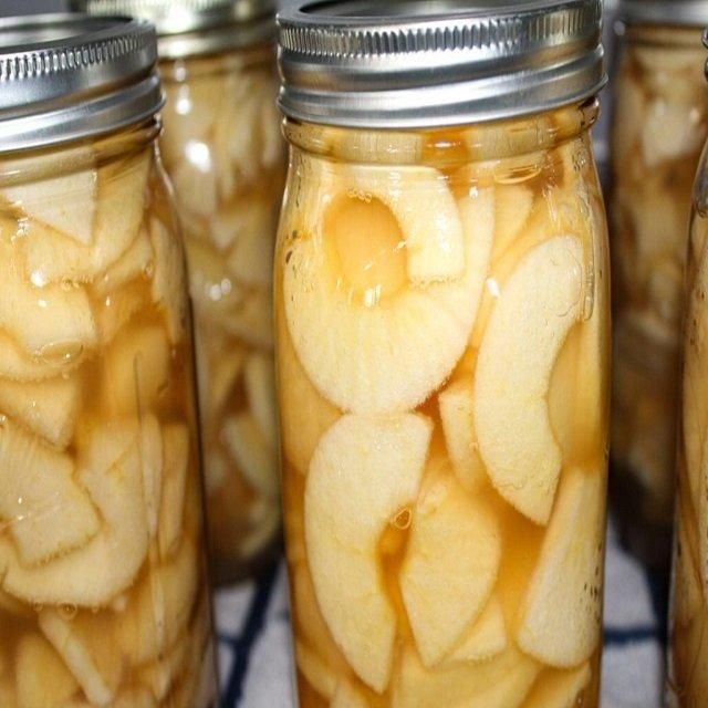 Delicious Canned Apple in Syrup Offering Soft Fruit Texture and Sweet Syrup for Desserts Snacks - Image 3