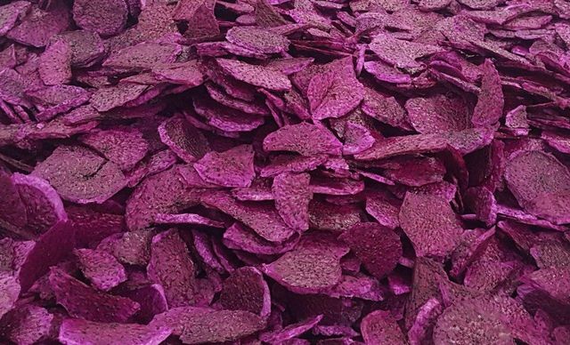 100% Natural Whole Red Dragon Fruit Sliced and Dried with Freeze Dry Technology Retains Natural Color and Flavor Oil-Free - Image 4