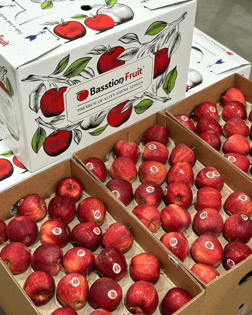 BEST RED APPLES BRAND WITH SWEET JUICY PROFILE BASSTION 13Kg FRESH RED APPLES - Image 3