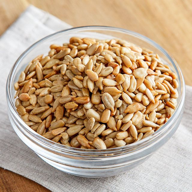 Sunflower Kernels Wild Bird Food Buy it at Wholesale Form seeds Place of Origin EU Max. Moisture (%) 0 Type Sunflower Seeds - Image 5