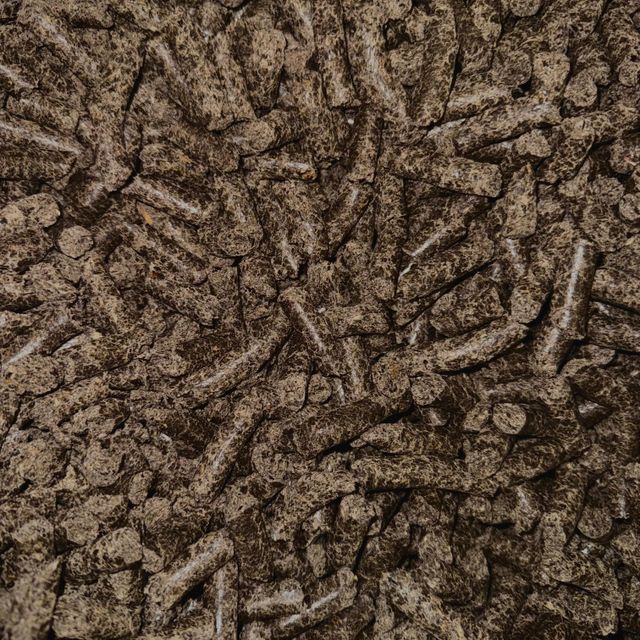 High Protein Sunflower Meal For Animal Feed Premium Quality Sunflower Meal Rich In Nutrients And Energy - Image 1