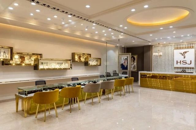 Jewellery Shop Interiors Designing Service - Image 2