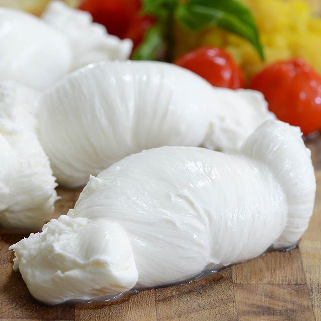 Authentic Mozzarella Cheese Rich Creamy Taste Perfect For Cooking Fresh Mozzarella Cheese Available For Bulk Orders - Image 3