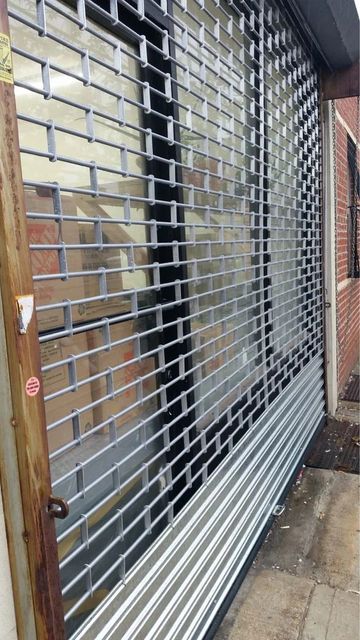 Motorised Iron Rolling Shutter Height 15 Feet Slat Type Plain Usage Area Godown Operation Motorized Material Mild Steel Shutter Thickness 0.8 - Image 4