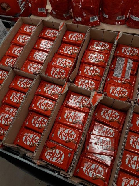 Tasty KitKat 17g Chocolate Wafer Delight Excellent Quality Wholesale Price Fresh Product For Everyday Retail Success - Image 4