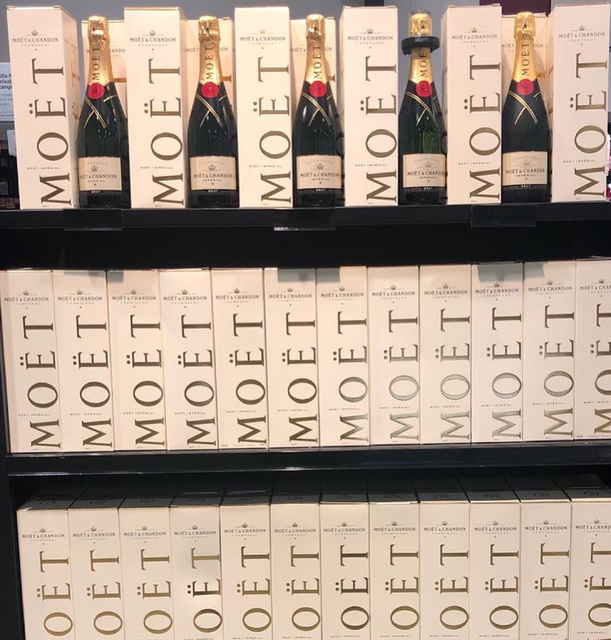 ORIGINAL MOET & CHANDON BRUT IMPERIAL CHAMPAGNE 750ml x 6 Bottles Per Carton ICONIC LUXURY SPARKLING WINE SALE - Image 3