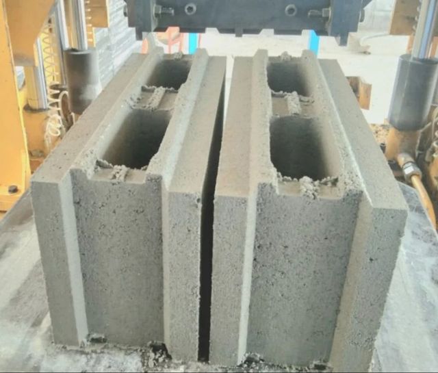 Engineered Concrete Hollow Blocks Color Grey Weight 500g Design Hollow Strength High Durability High Shape Rectangular Material - Image 2