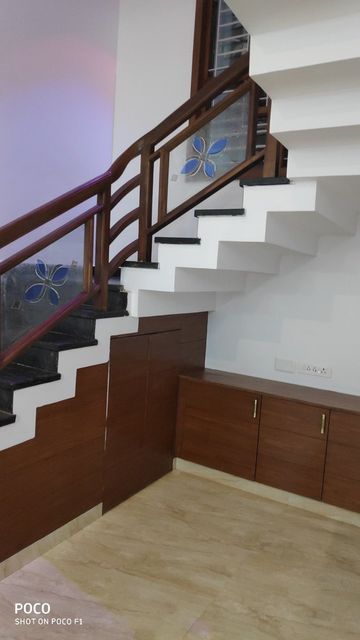 Brown Glass Staircase, For Residential Color Brown Material Glass Glass Thickness 5 mm Brand Magical Designs Usage/Application - Image 2