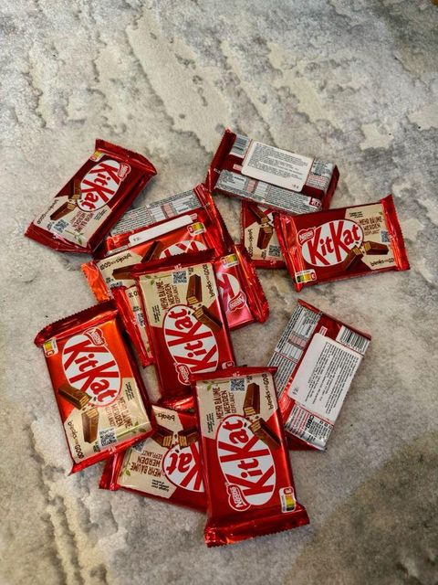 KitKats Milk Chocolate and 4 Finger Dark Chocolate Premium Quality Buy Online with Fast Delivery - Image 5