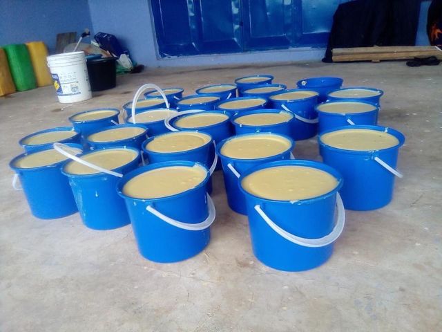 Unrefined and refined Shea Butter - Image 1
