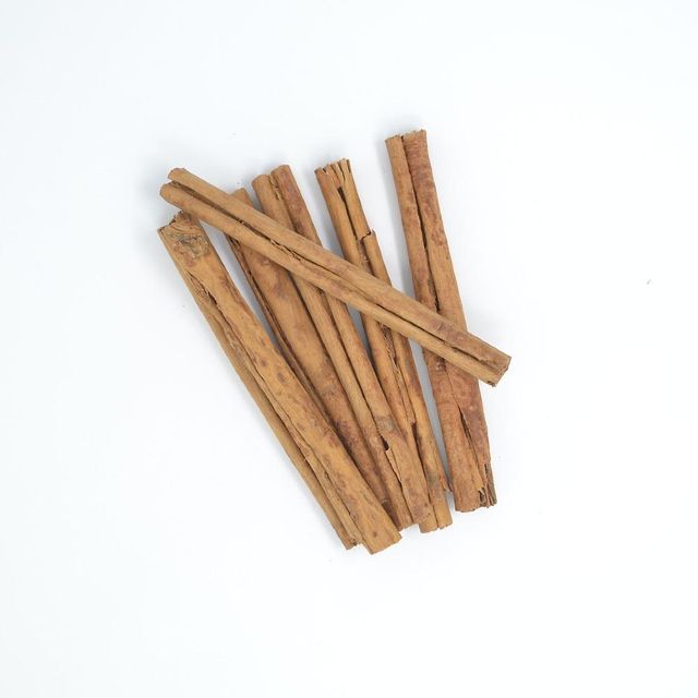 Selected Cinnamon Spice With Uniform Texture And Fresh Aroma Intended For Bulk Ingredient Sourcing - Image 1