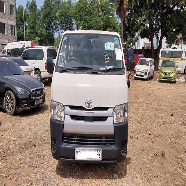 Comfortable Toyota Hiace Fairly Used Passenger Van Ready To Drive No Work Needed Low Price High Value - Image 2