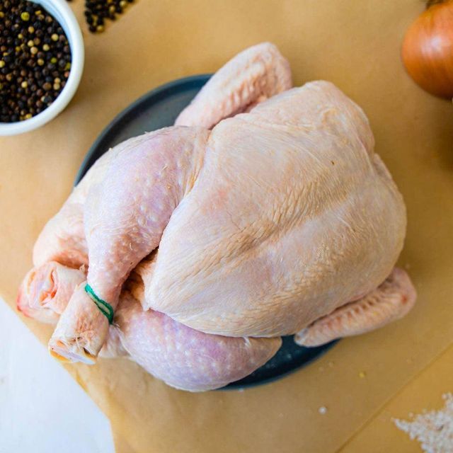 Premium High Quality Frozen Chicken Whole or Cut Parts Farm Raised Fresh and Safe for Restaurants and Retail - Image 3