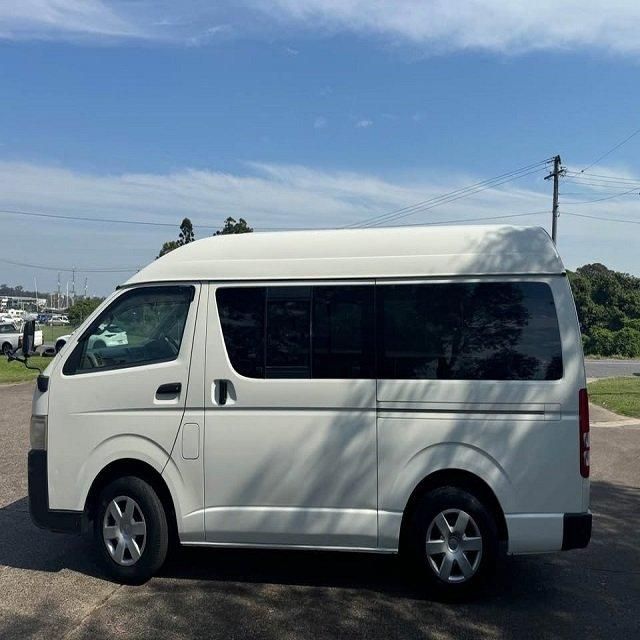 Comfortable Toyota Hiace Fairly Used Passenger Van Ready To Drive No Work Needed Low Price High Value - Image 5