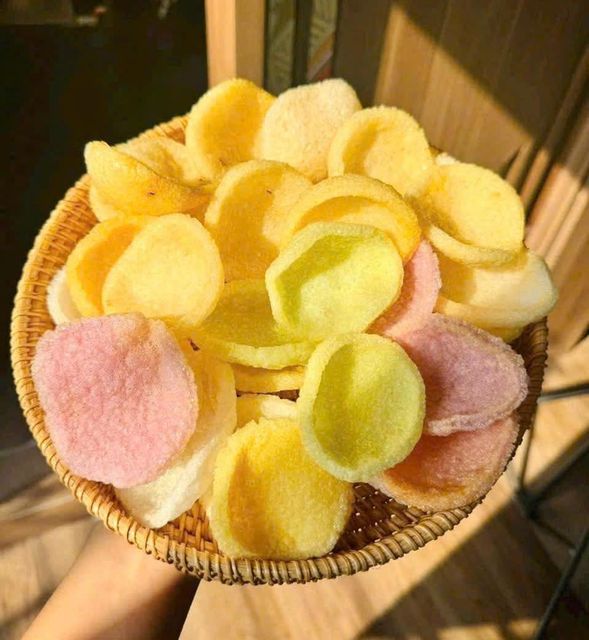 Prawn Crackers Texture Crispy Origin Vietnam Carton Size 20kg/carton Flavor Taste Of Vietnam Shelf Life 12 Months, 24M Primary Ingredient Fresh Shrimp - Image 3