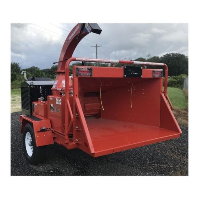 Mobile Wood Chipper Machine for Tree Branches Logs and Garden Waste Processing - Image 4