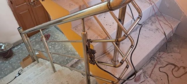 Balcony Glass Railing, Material: Mild Steel Color Silver Height 3 Feet Position Stairs I Deal In New Only Glass Color - Image 6