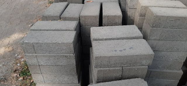 Cement Bricks Design Rough Strength High Material Cement Durability High Block Type Solid Shape Rectangular Product Type - Image 1