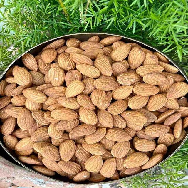 Wholesale Foods Raw Almonds From California First Grade Nonpareil Variety For Sale - Image 2