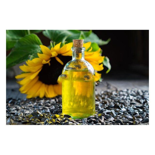 Premium edible sunflower oil manufacturer offering refined sunflower cooking oil bulk supply for international importers distributors wholesalers and food processing companies with flexible packaging options. Bulk sunflower oil supplier premium edible sunflower seed oil wholesale distributor for global importers - Image 3