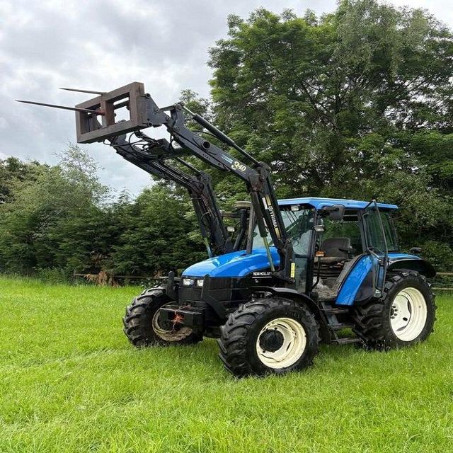 Advanced heavy duty tractor for farming professionals offering superior engine power - Image 4