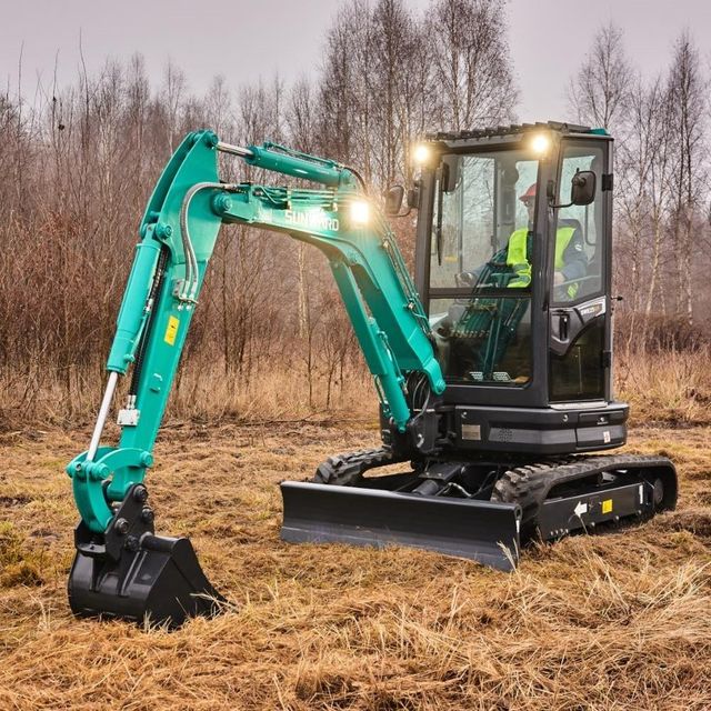 High Performance Used Excavator 9 Ton Mini Excavator Sunward SWE90E Secondhand Construction Small Digger EarthMoving Mac - Image 5