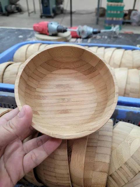HOT SELLING Eco-Friendly Wooden Bowl – Sustainable Natural Acacia Wood Salad & Soup Serving Bowl for Kitchen & Dining - Image 4